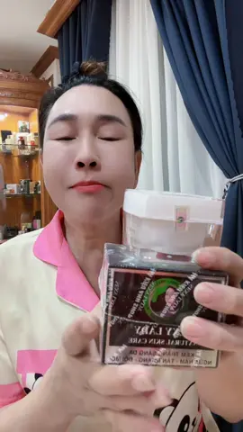 Kem nám ssexy lady @Hà Kiều Anh HKA @KEM NÁM CAO CẤP TÁI TẠO DA @Lý Hoàng An @Lý Hoàng An ( nick phụ) @Shop Ngọc Giàu - Hà Kiều Anh @Út Vàng Shop @Phạm Đỗ Gia Bi 