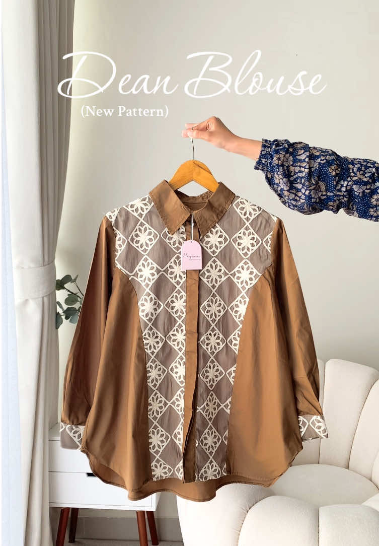 Motif terbaru dari Dean Blouse hadir dengan desain organza bordir yang manis dibagian depannya. Modelnya kekinian dan limited stock yaah. Silahkan di order #atasanwanita #outfitkoreanstyle #blousekekinian #fyp #kemejakekinian 