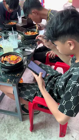 Tan Học Cả Nhóm Rủ Nhau Đi Ăn Mì Cay Tê Dạy#anhtukhaitv 