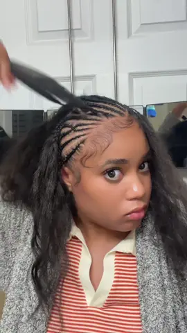 @Nakayla 🩵 being able to braid my hair so clean and neat is a flex idc  #braidingmyownhair #fulanibraids #stitchbraids 
