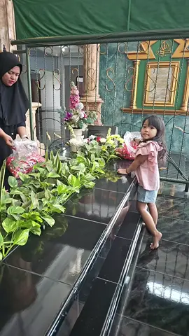 makam baba mertua KH. ibrohim HK bin KH. khoiruddin koweng alfatihah... Tieka kangen ba..🥹
