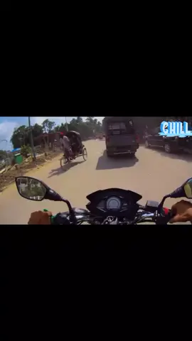 দৃশ্য ১ হঠাৎ মনে হলো ছিনতাইকারী। রাস্তার প্রতিটা মানুষ ধরার চেষ্টা করছে। হুন্ডাওয়ালা ভাই গালাগালি করছেন। দৃশ্য ২ ধাওয়া বিদ্যমান।  দৃশ্য ৩ শেষ পর্যন্ত ধরা পড়েছে। পুলিশও এসেছে। তবে এখানেই টুইস্ট। সে একজন ছিনতাইকারী ঠিকাছে তবে সে ছিনতাই করেছে সেই মেয়েটির মন দৃশ্য ৪ (নির্মানাধীন) -আপনি ৫ বছর প্রেম করে মেয়েটিকে ছ্যাকা দিলেন কেন? - টু মাচ মেইল এনার্জি ভাই। নিজেকে মাঝেমধ্যে ঘে মনে হতো। দেখলেন না কি দৌড়ানি টা দিলো?  আমি হচ্ছি ঘটনায় গ্যান্ডারী চিবানো ব্যক্তিটা। #foryou #world #funn 