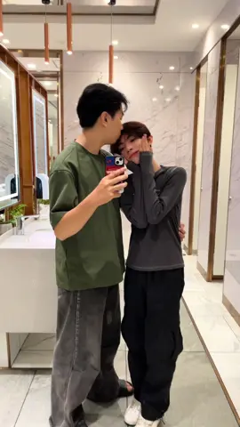 ពីនាក់បានហើយ🥺❤️(អ្នកមើល🫵🏻)#fypシ゚viral🖤tiktok☆♡🦋myvideo #fyp #lgbt🌈 #boyfriendcheck #viral @Snowboy 