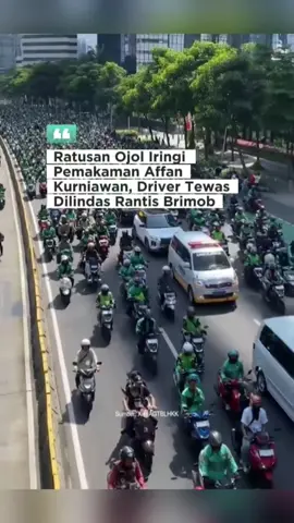 Suasana haru mewarnai pemakaman Affan Kurniawan, driver ojek online (ojol) yang tewas usai dilindas kendaraan taktis (rantis) Brimob di Jakarta Pusat, Kamis (28/8/2025) malam. Sekitar 1.000 pengemudi ojol mengantar jenazah dari rumah duka di kawasan Menteng ke Tempat Pemakaman Umum (TPU) Karet Bivak, Jakarta Pusat, Jumat (29/8/2025) pagi Hafi (40), rekan sesama driver yang akrab disapa Ompong, mengatakan para ojol bertekad mengawal mendiang hingga liang lahat. 