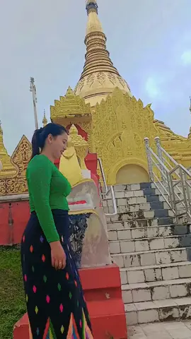 နည်းနည်းလေးမျက်စိနှောက်မယ်နော်..💚