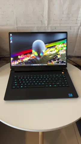 Ace nào nhanh tay thì vô săn hàng VIP giá cực tốt bên e🥰 ,còn 1 cây duy nhất . Dell Alienware M15 R7 đẹp 99% zin all i7 12700H 32G 512G RTX 3060 2K 240Hz Cấu hình chi tiết : +Intel Core i7-12700H (20CPUs) +Ram 32GB DDR5 4800MHz +Ổ cứng SSD 512GB PCIe Gen 4x4 +VGA NVIDIA RTX 3060 6GB 130W +Màn 15.6