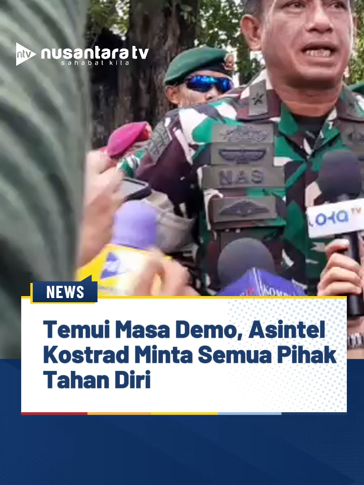 Asisten Intelijen (Asintel) Kostrad Brigjen TNI Mohammad Nas menjelaskan tuntutan massa yang sempat bertahan di depan Mako Brimob, Kwitang, Jakarta Pusat, pada Jumat (29/8). “Pada intinya masyarakat menyampaikan tuntutan, yang pertama agar proses yang diduga oknum pelaku dibuka secara transparan dan proses hukumnya disampaikan kepada masyarakat,” kata Brigjen Mohammad Nas saat ditemui di Jalan Kramat Kwitang. Brigjen Mohammad Nas menegaskan, semua aspirasi massa sudah diterima dan akan ditindaklanjuti.  “Intinya apa yang disampaikan oleh warga kita, masyarakat kita semua sudah didengar oleh pimpinan kita, akan ditindaklanjut pasti,” katanya. Terkait tenggat waktu, ia meminta massa untuk kembali dan menegaskan bahwa perwakilan akan datang kembali ke Mako Brimob untuk menyampaikan perkembangan. (en) #demo #kwitang #TNI #nusantaratv #nusantaratvsahabatkita