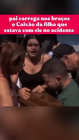 pai perdeu a filha e a esposa em acidente de moto após cair em buraco na pista #news #noticias #social #triste 
