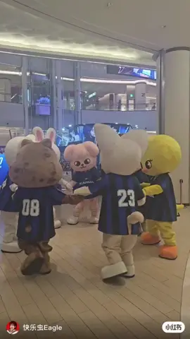 the way they join one by one is so cute 🥹☺️😍 cr: 快乐虫Eagle #Straykids #SKzoo #KARMA  #StrayKidsComeback #YouMakeStrayKidsStay 