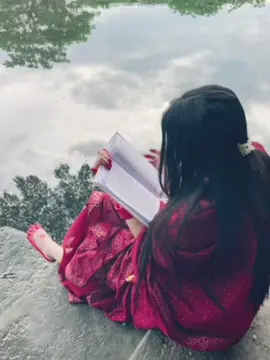 যে ভালবাসে ,সে শুনে,সে বুঝে,সেই থাকে..।❤️🥀