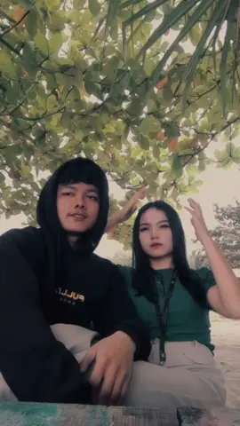 selagi badainya bukan orang ketiga mau sesulit apa jalanya didepan,aku akan tetap selalu ada di sampingmu☺️#fypage 