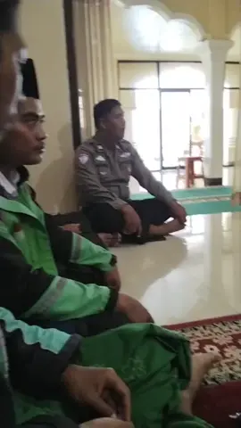 Grab bangkalan sholat jenazah bersama untuk sahabat kita yg mninggal #gojekindonesia  #ojol #ojolkorbantabrakbrimob #demodpr