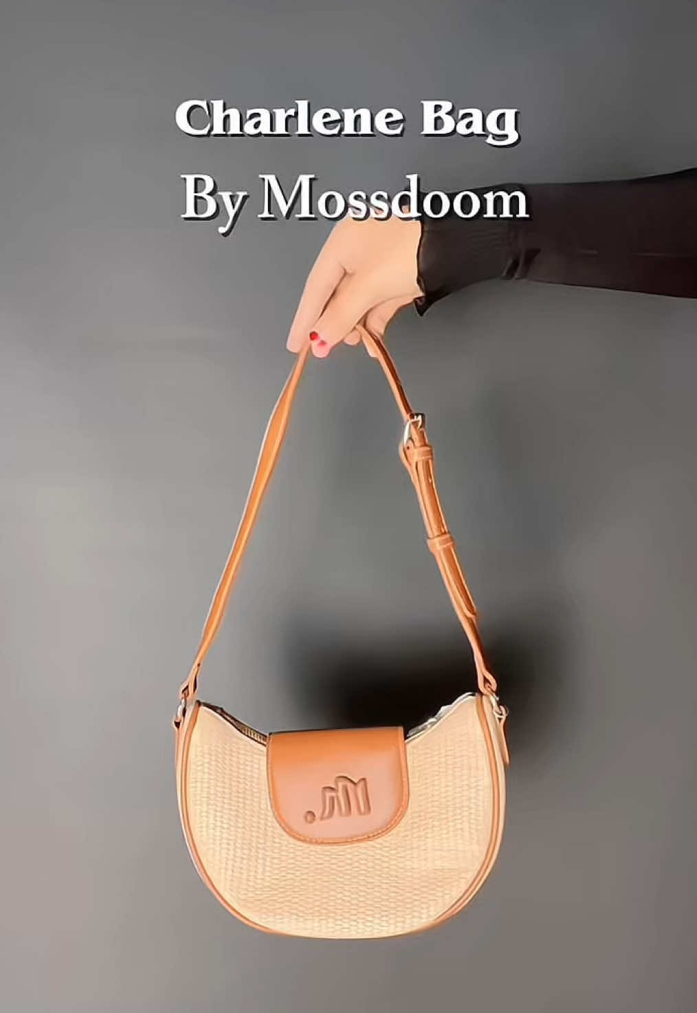 Tas cantik model anyaman By @MOSSDOOM gemash banget pliss😭💗 #mossdoom #charlenebag #shoulderbag #tasbahu #tascantik 