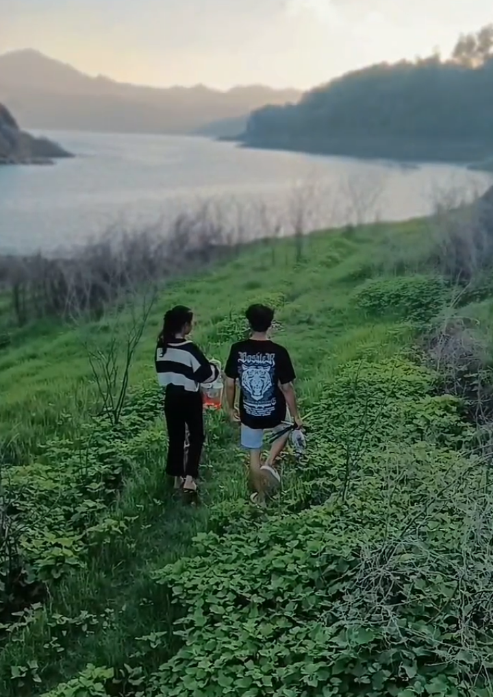 Jan syahdu tenan@wullanzcs__ #fyppppppppppppppppppppppp #sunset #wadukwonorejotulungagung #mancing #fypage 
