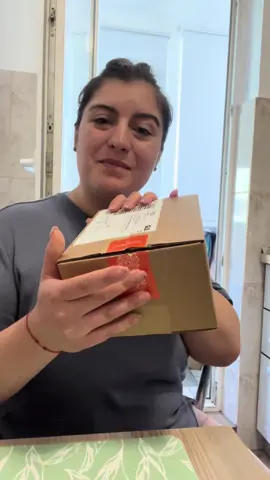 O nouă surpriză, un nou produs primit de la Mayie😍 Un gel de hidratare cu 3 tipuri de acid hialuronic.  Se recomandă a se folosii seara, pentru a avea eficacitate maximă.  Miroase a trandafir și textura este ușoară.  Îl găsiți pe site-ul mayie.ro , iar pentru o reducere suplimentară adaugă codul: Madalina15_MBA #skincare #routine #day #night #fyp   @Mayie Cosmetics 