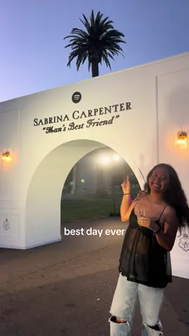 cutest event ever!!! best way to spend release night of man’s best friend! thank you for the invite spotify & sabrina ❤️❤️#sabrinacarpenter #mansbestfriend #spotify @Sabrina Carpenter @Team Sabrina @Spotify sabrina carpenter spotify event 