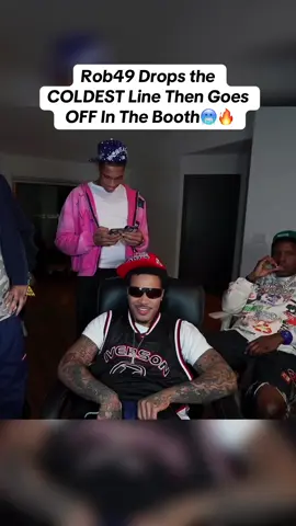 Rob49 proceeds to drop a banger after that one liner🔥 #rapper #streamer #rob49 #music #heat 