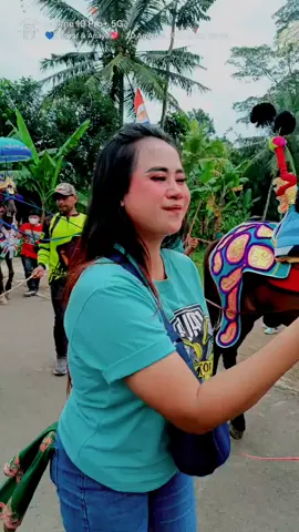 hampura topi nyengsol🤣🤣