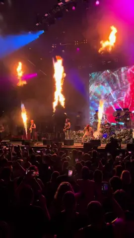 The little dance 😅 & the lights! The fire! Ooof @Killswitch Engage rocked it 🔥🤟 #fyp #killswitchengage #metal #summerofloud #summerofloudfestival 