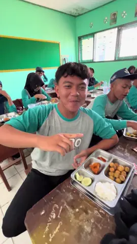 #pakpurnomopolisibaik #makangratisprabowo 