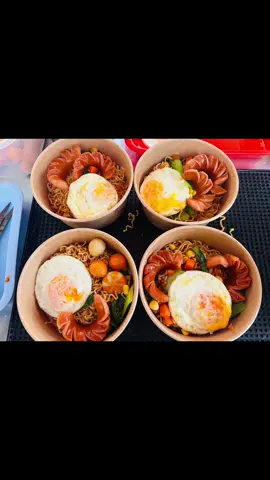 Mấy đứa đừng thích 2 như xưa 🙂‍↔️🙂‍↔️🙂‍↔️ hồi xưa 2 không có biết làm mì trộn nên bớt thích như xưa nữa nha 🙃🙃🙃#mitron #mitronindomie #quận6 #mitronbachang 