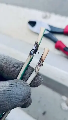 Corto circuito #electricidad #parati #electricista #electrico #corto cuánto cobrar por corto circuito / cómo solucionar corto circuito/ cortocircuito /cómo encontrar un corto circuito 
