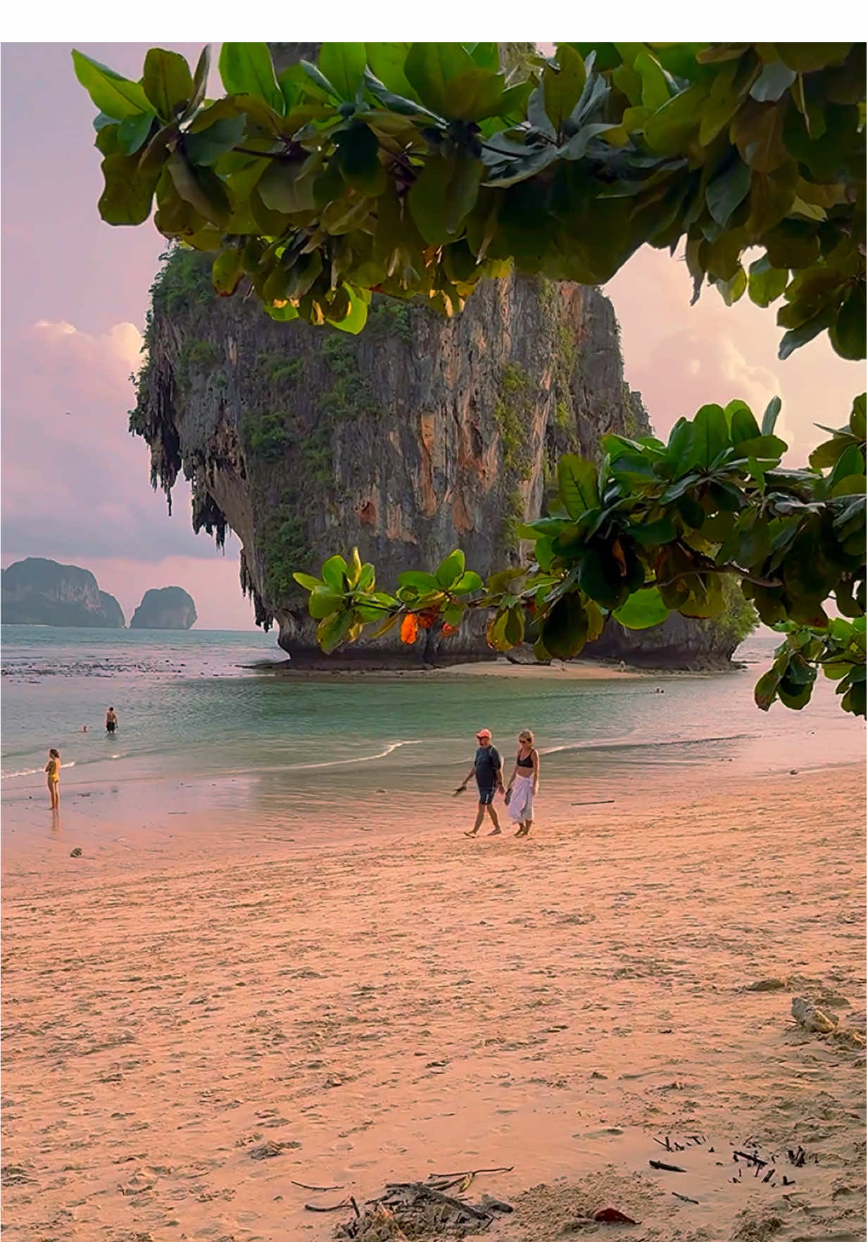Off-season magic in Thailand 🏝️ Pink skies & calm waves 🌅🌊 📍Phra Nang Beach - Railay ,Krabi Thailand 🇹🇭  . .  #vacations #travel #beachvibes #visitthailand #thailandtravel 