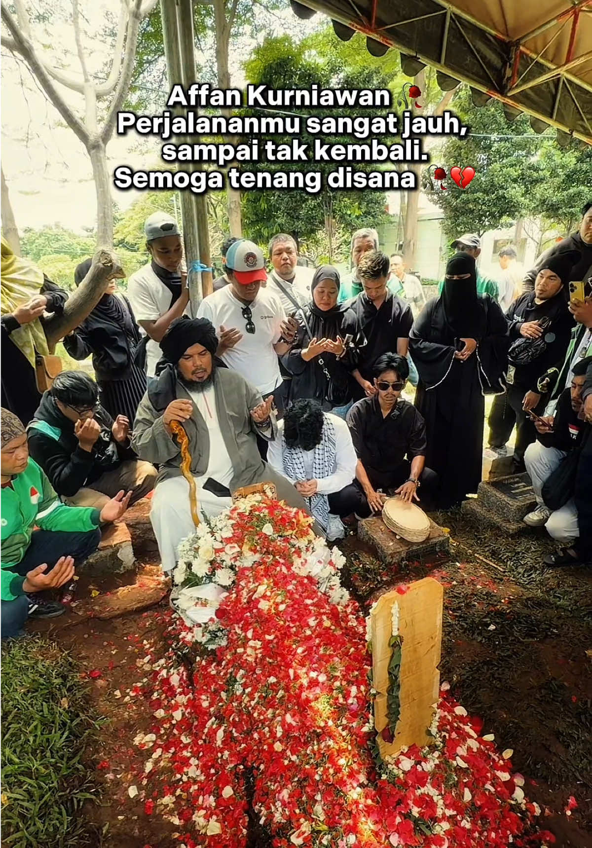 Doa terbaik untuk Affan Kurniawan, semoga keluarga yg ditinggalkan diberikan ketabahan dan diterima di sisi-Nya