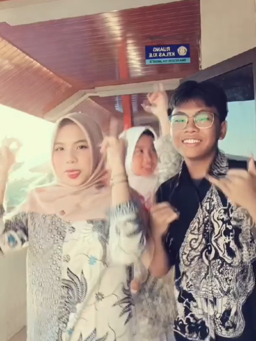 banyak iklannya💃