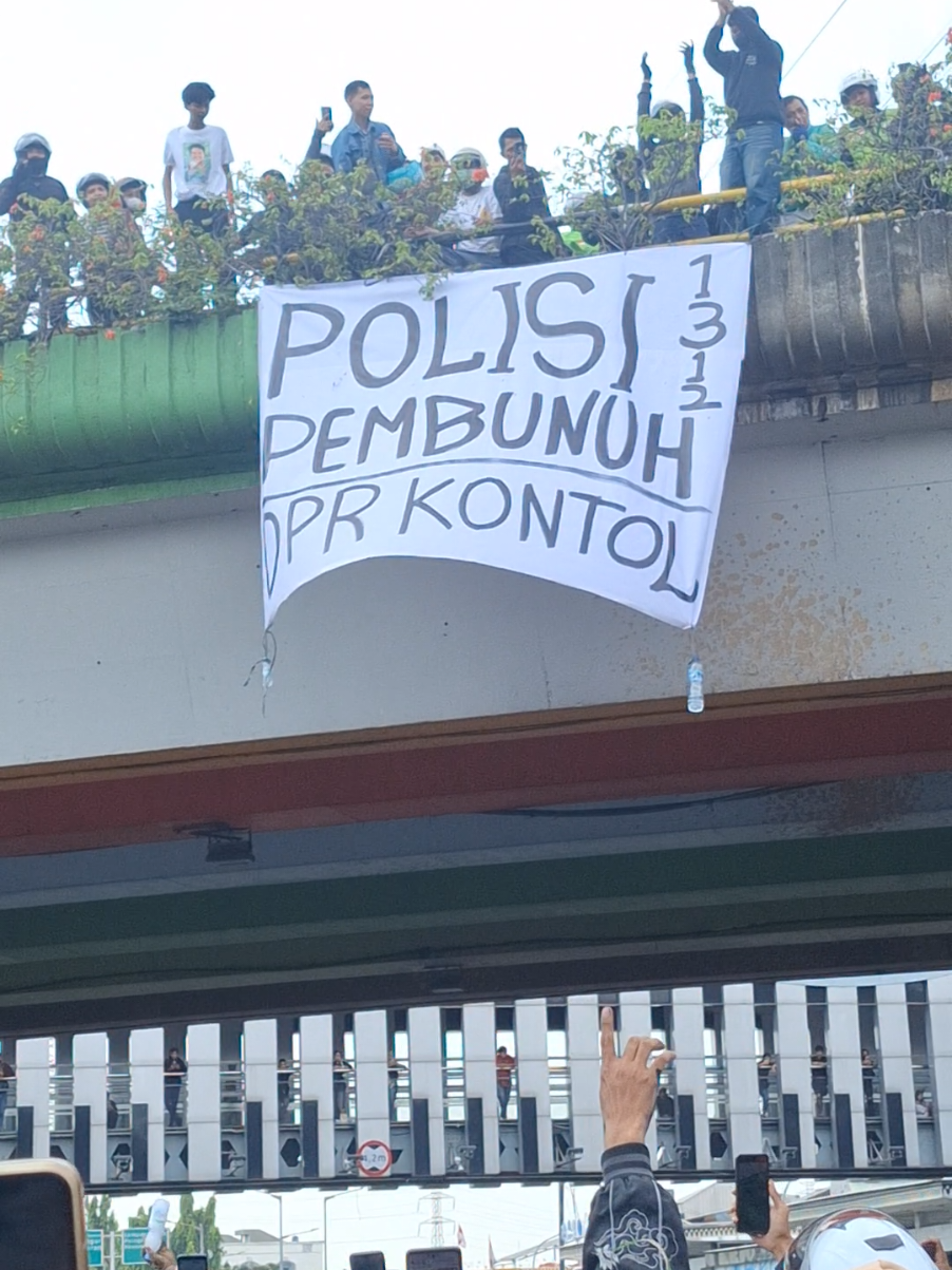 Pengunjuk rasa di Mako Brimob Kwitang teriakan 