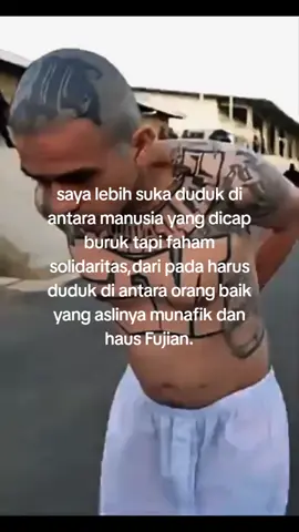lebih suka munafik dari pada bermuka dua🗿 #masukberandafyp #berandatiktok #trendingtiktok #quotes #katakatamotivasi #story #gangster #elsalvador #elsalvador503 #4u #xyzbca #foryou #fyp #fyppppppppppppppppppppppp 