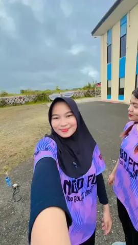 Teman tempat kerja. 🌼 #nopgoliatdekai  #beragamsuku  #yahukimo  #sabangsampaimerauke  #fypage 