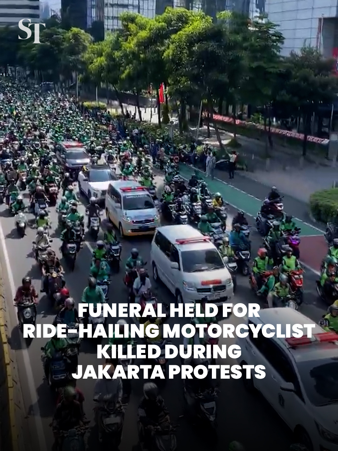 Thousands attended the funeral of a 21-year-old Gojek rider who was killed when a police vehicle ran over him amid violent clashes in Jakarta. The incident occurred on the second day of protests fuelled by public anger over lawmakers' pay and labour issues. #Jakarta #Indonesia #StraitsTimes