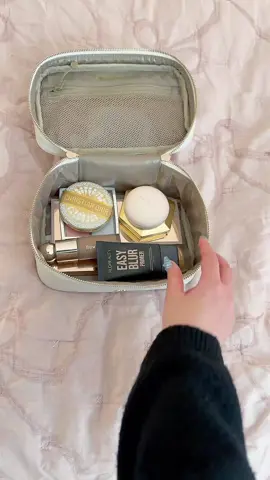 pack with me to go to Hawaii🌺🌊 . . . #packwithme #asmrsoundsgirl #lululemoncosmeticbag #packingasmr #packwithmeforvacation 