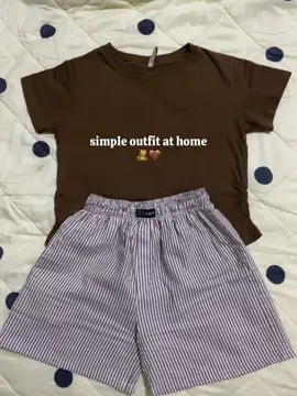 outfit dirumah 🧸🤎 #ootdsimple #outfitrumahan #ootdrumahan #kaospendek #celanasantai 