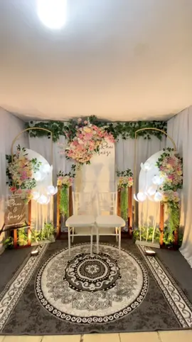 Recomendasi backdrop kekinian🎉 Untuk Engagement, Akad & Tasyakuran 🫶🏻 Intimate Gold✨ Yuk amankan tanggal spesialmu segera! More info & Booking ; 085795411788 #rekomendasibackdrop #dekorviral #backdropakadnikah #dekorakad #backdropviral 