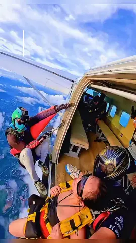 #tiktok #skydiving #jump #sky #funnyvideos 