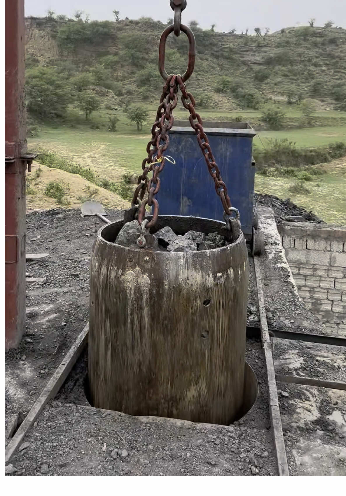 How they Mine tons of blackdiamond from deep 5000feet toward the surface #Minecraft #mining #digging #blackdiamond #undergroundmining #treasure #deepmining #diamondmining #minetunnel #secrettunnels #diggingholes #hiddentreasure #gemstones #usa🇺🇸 