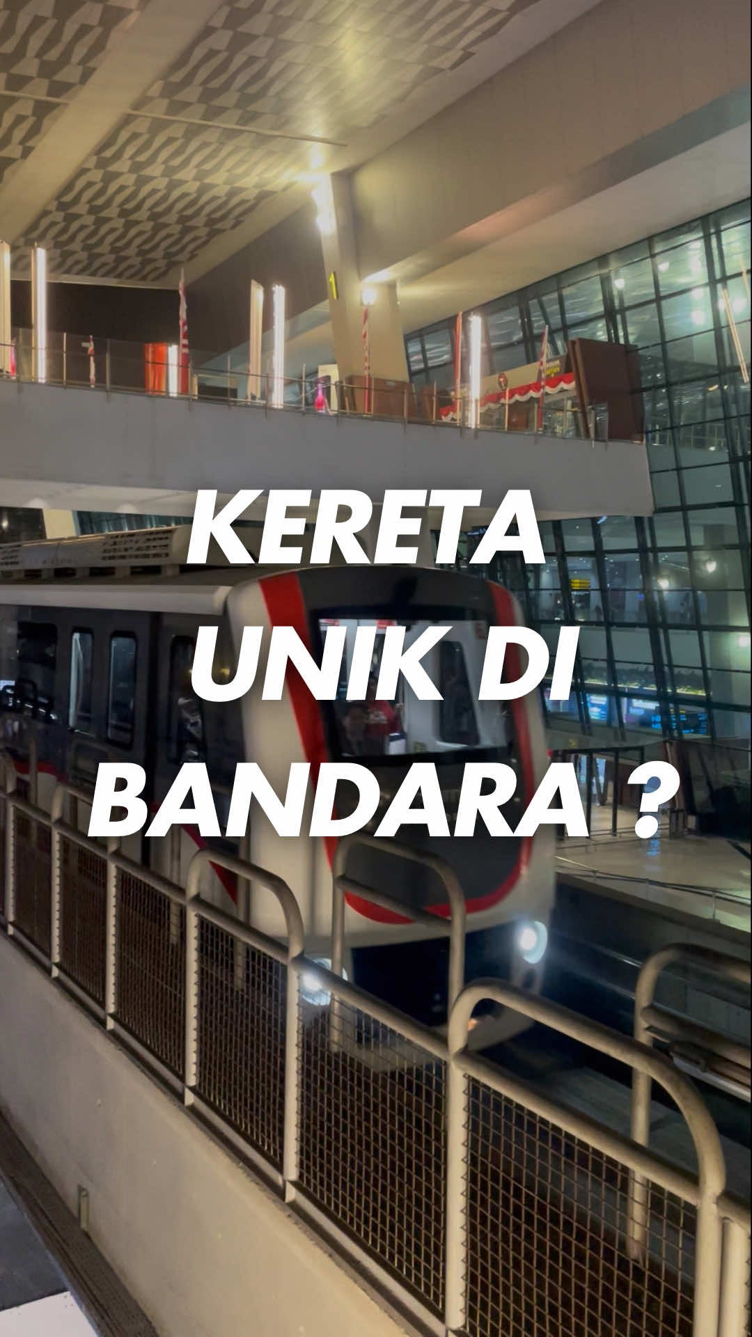 KERETA UNIK DI BANDARA ? #bankaret #skytrain #bandarasoekarnohatta 