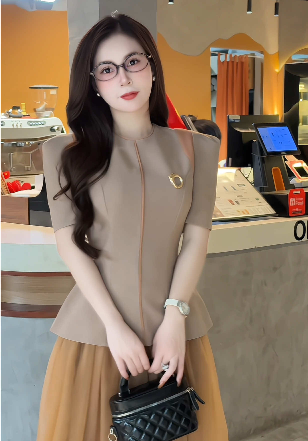 E cho ta ngắm thiên đường vội vàng qua chốc lát 🥰 #xuhuong #lyna_vaythietke #setdep 