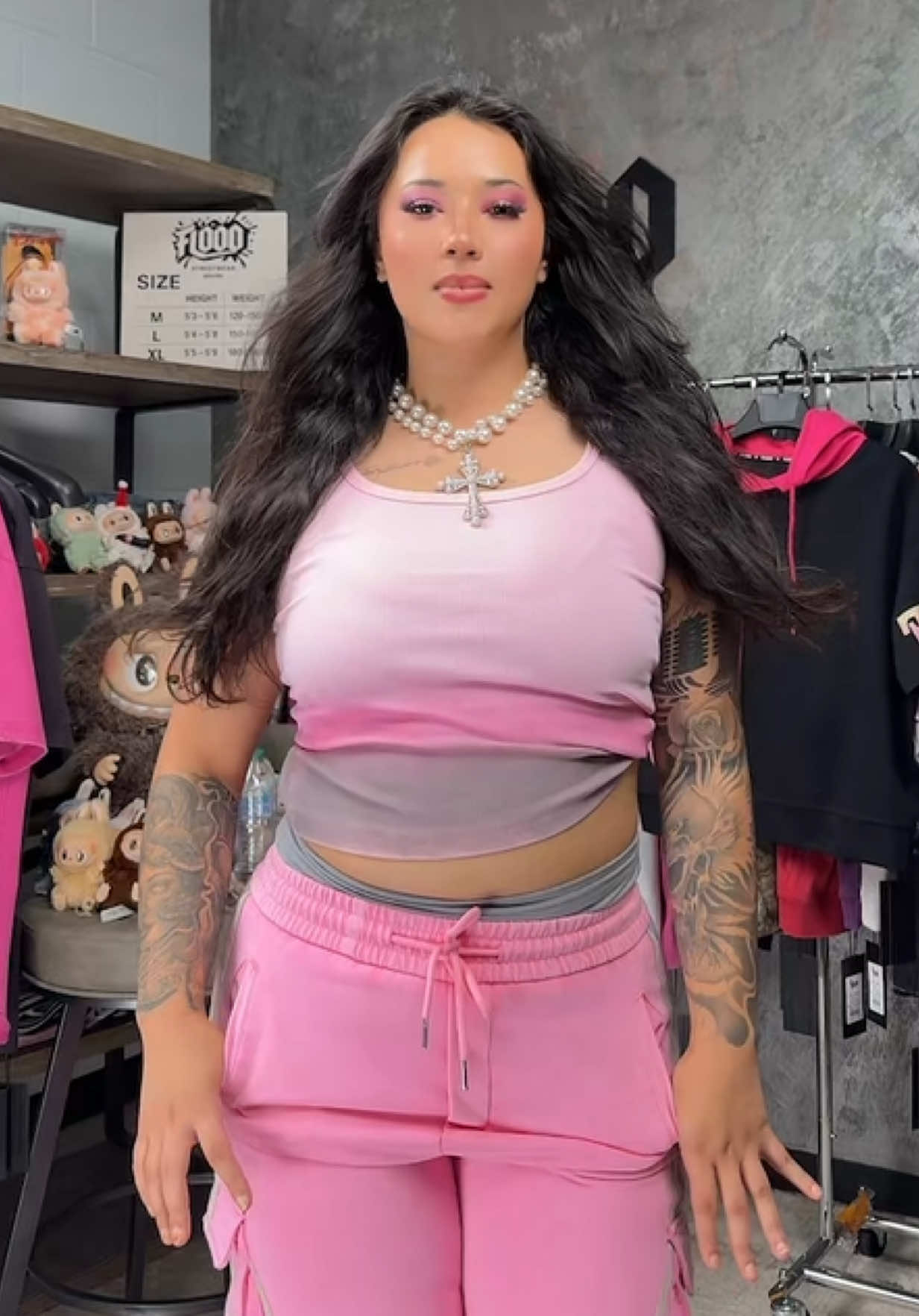 That new pink sweat set is here 💕💅🏻 #viraltiktok #sweatpants #fashion 
