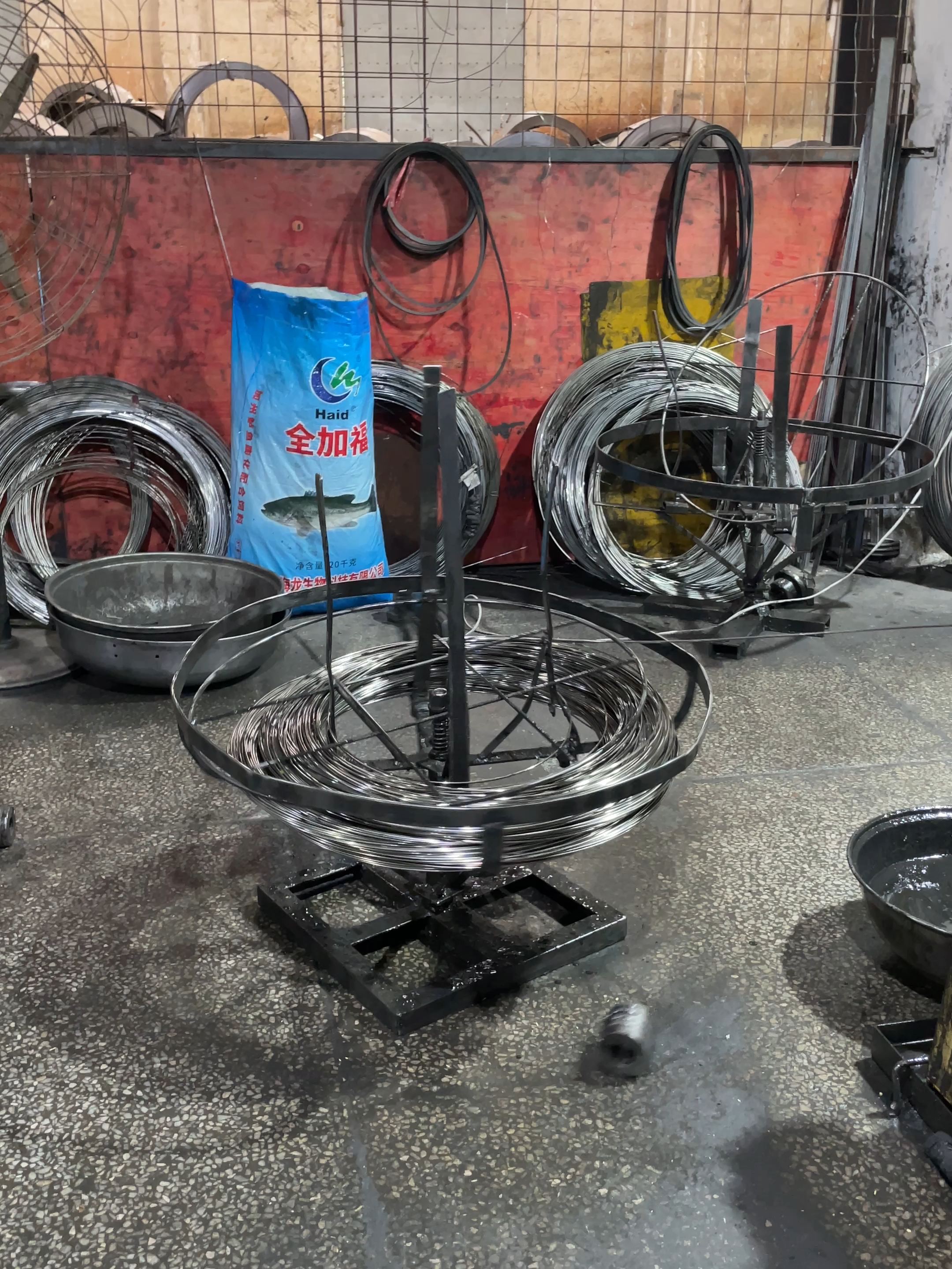 Inside the factory Automatic cutting technology for iron wire #process #factory #automatic #Technology #industrial