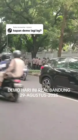 Membalas @-hytam run polis 🖕 #demo #demohariini #demo2025 #gedungdpr #DPR 