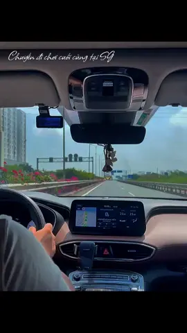 Lại nhớ SG rồi🫂🎧 #xuhuong #viral #fyp #saigon 