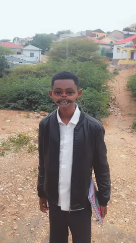 Wxan ku riyodaa anoo school lda qaliga dhiganaya 😂😂