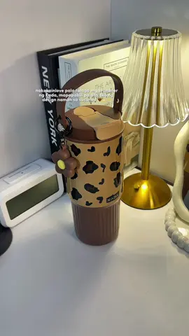 Cutest @KADA Tumbler i have!!! 💫🤎 #kadatumbler #tumblerwithstraw #tumbler #tumblersoftiktok #vacuumflask 