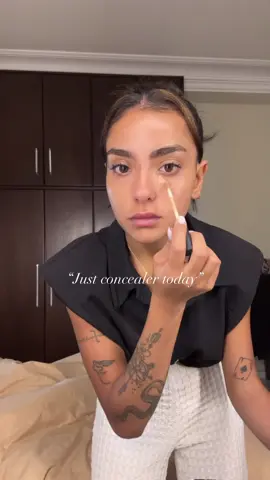 Concealer: @NARS Cosmetics  Bronzer: @SHEGLAM  Blush + lipstick: @Maybelline NY 