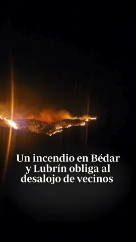 🔥🚨 Un incendio en Bédar y Lubrín obliga al desalojo de vecinos y activa el nivel 1 de emergencia El Infoca ha desplazado a la zona 11 grupos de bomberos forestales y cinco autobombas. 🔗Sigue leyendo en nuestra web