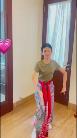 #MairaMove, Aku udah lama gak nari tarian ini jadi agak sedikit lupa hehe, semoga kalian suka yaa, next nari apalagi ya?🤔