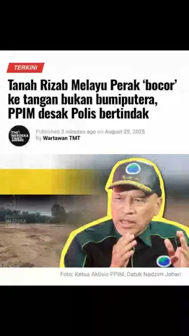 KUALA LUMPUR – Persatuan Pengguna Islam Malaysia (PPIM) menggesa pihak berkuasa menyiasat dakwaan berhubung pemindahan tanah rizab Melayu (TRM) kepada syarikat bukan Bumiputera di Perak. Ketua Aktivis PPIM, Datuk Nadzim Johan, berkata pihaknya menerima beberapa aduan mengenai perkara itu, termasuk yang pernah dibangkitkan dalam Laporan Ketua Audit Negara 2019. Menurutnya, siasatan awal mendapati tanah milik sebuah agensi kerajaan di dua kawasan di Perak telah dipindahkan dalam bentuk saham kepada dua syarikat bukan Bumiputera. “Lebih mengejutkan, sebahagian besar tanah itu sudah mendapat kebenaran pecah lot untuk tujuan perumahan dan dijual kepada bukan Melayu. “Penukaran ini berlaku melalui pemindahan saham syarikat kerana tanah dimiliki syarikat. Jadi sesiapa sahaja boleh membeli tanah itu, termasuk bukan warganegara, walaupun ia berstatus TRM,” katanya selepas menyerahkan memorandum kepada wakil Jabatan Siasatan Jenayah Komersial (JSJK) di Menara KPJ, hari ini. Beliau menegaskan Suruhanjaya Syarikat Malaysia (SSM) dan polis perlu menyiasat sama ada wujud salah laku atau pemalsuan dokumen dalam urusan tersebut kerana undang-undang jelas melarang pemindahan TRM tanpa kelulusan pihak berkuasa. Pada 2023, media melaporkan pengurusan TRM di Perak dikesan lemah sehingga mengakibatkan sekurang-kurangnya 3,214 hektar tanah rizab dipindah milik secara tidak sah kepada bukan Melayu. Tindakan itu bercanggah dengan Seksyen 19 Enakmen Rizab Melayu 142 dan Seksyen 419 Kanun Tanah Negara. Nadzim berkata, PPIM juga sudah membuat laporan polis berhubung isu berkenaan dan menuntut siasatan menyeluruh bagi mengenal pasti sama ada wujud unsur penipuan, pemalsuan dokumen atau salah guna kuasa. “Persoalannya, bagaimana tanah rizab Melayu boleh dipindah milik kepada bukan Melayu dan siapa yang meluluskan perkara ini? Kami mahu JSJK menyiasat dengan telus agar hak orang Melayu dipelihara dan tidak digadai kerana kepentingan tertentu. “Jika ada salah laku jenayah, individu terbabit mesti dihadapkan ke muka pengadilan tanpa mengira pangkat atau kedudukan,” tegasnya. -The Merdeka Times
